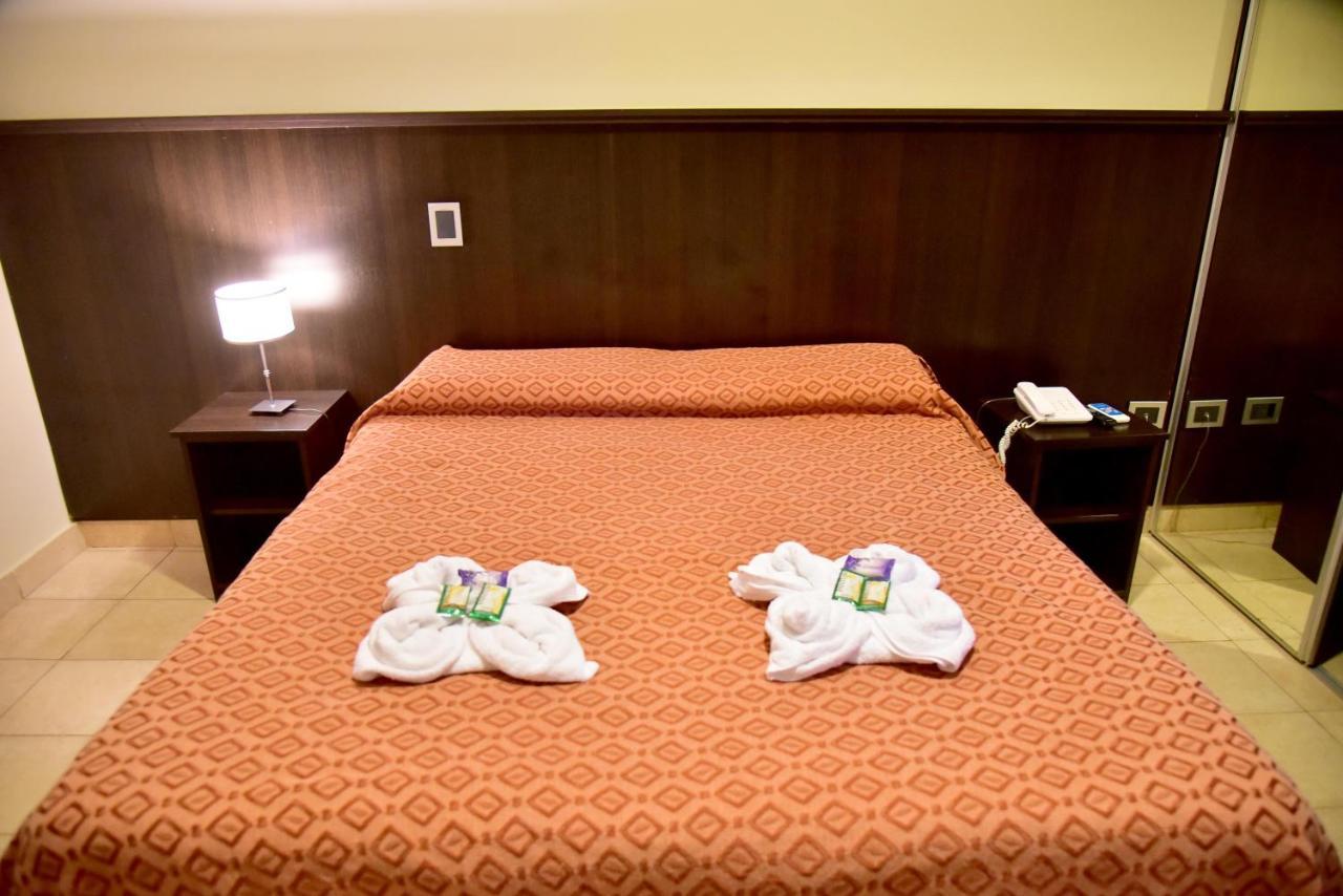 Hotel Confianza Corrientes Bagian luar foto