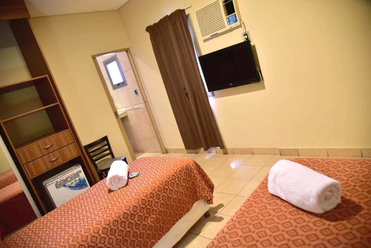 Hotel Confianza Corrientes Bagian luar foto
