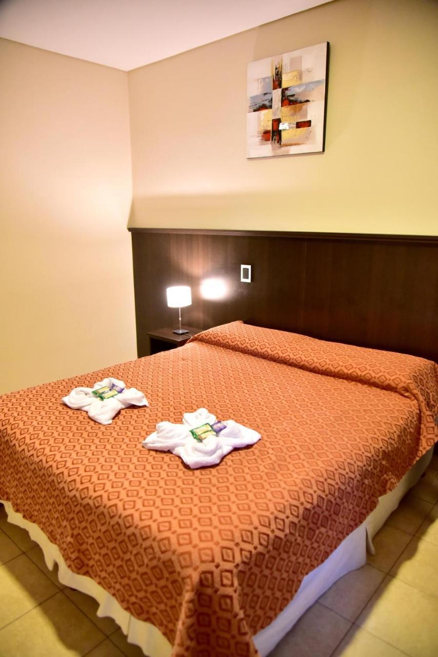 Hotel Confianza Corrientes Bagian luar foto